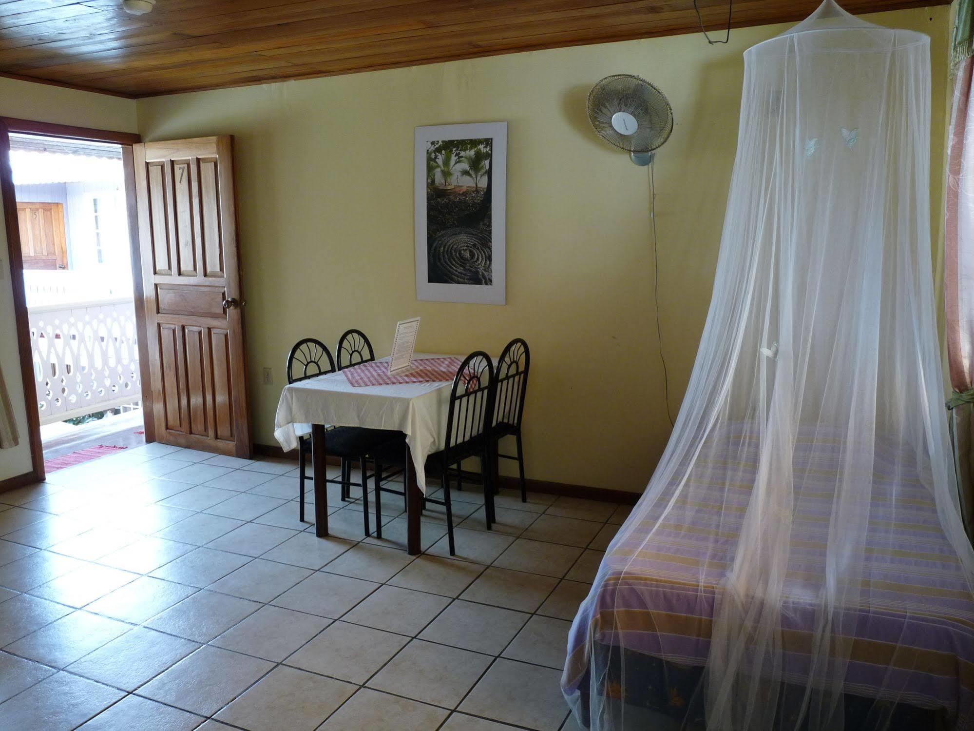 Hotel Posada Isla Chica Bocas del Toro Esterno foto